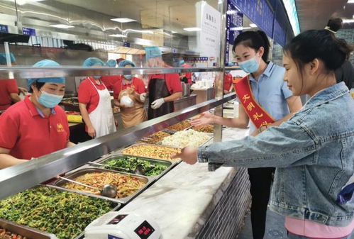 鄭大二附院營養食堂榮獲“餐飲服務食品安全示范店”稱號并舉辦慶?；顒? />
</a>
<span><a href=